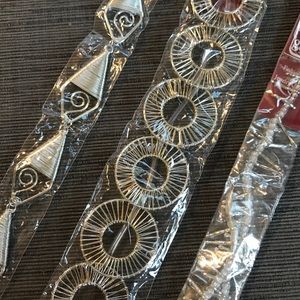 SILVER METAL WIRE DONUT & DIAMOND SHAPE PENDANTS